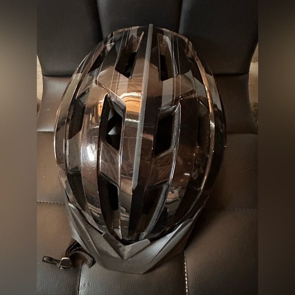 CCM Black & Grey Adult Sports Helmet – Lightweight Ventilated Design - Picture 1 of 5